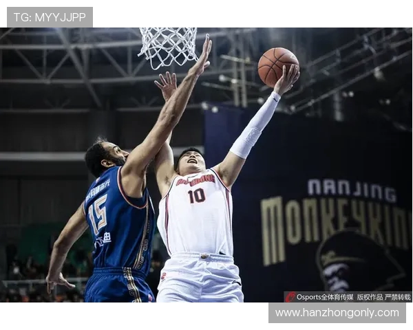 桑德菲杰后卫怒斥裁判判罚不公称其为疯了与布兰0比3完败后愤怒发声